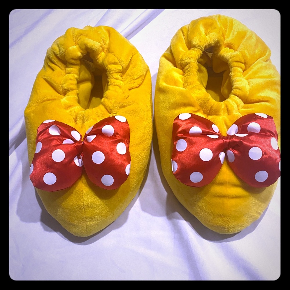 Minne Mouse slippers from Disneyland Park Cali